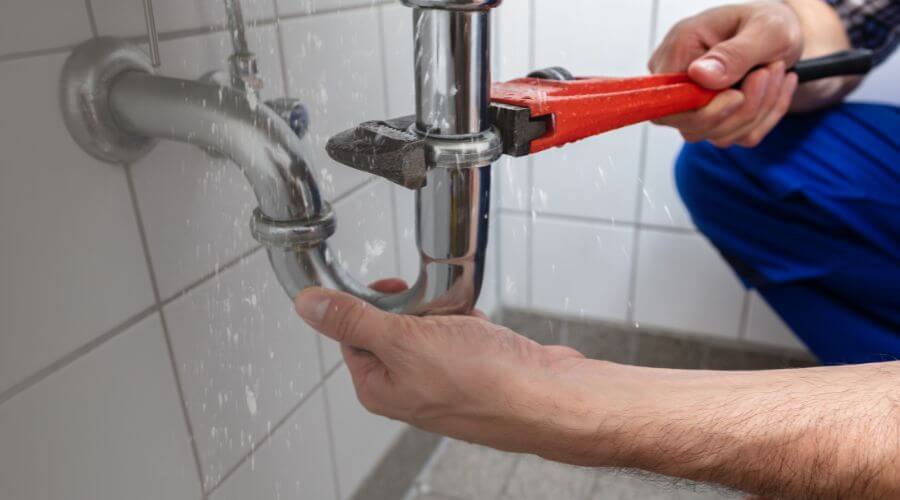 Expert burst pipe repair services in Lakin, KS